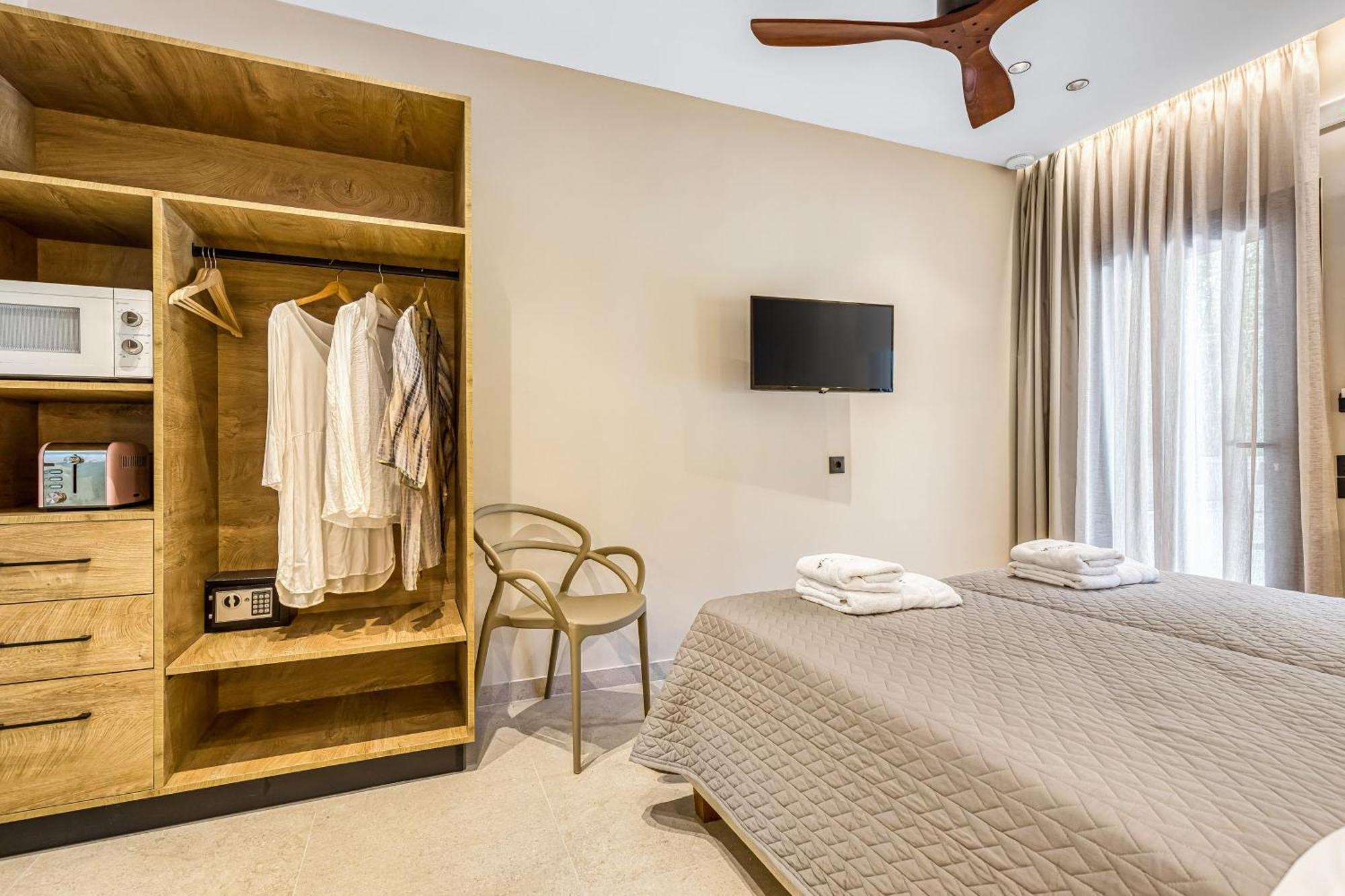 Almyra Apartments & Studios Agios Gordios  Extérieur photo