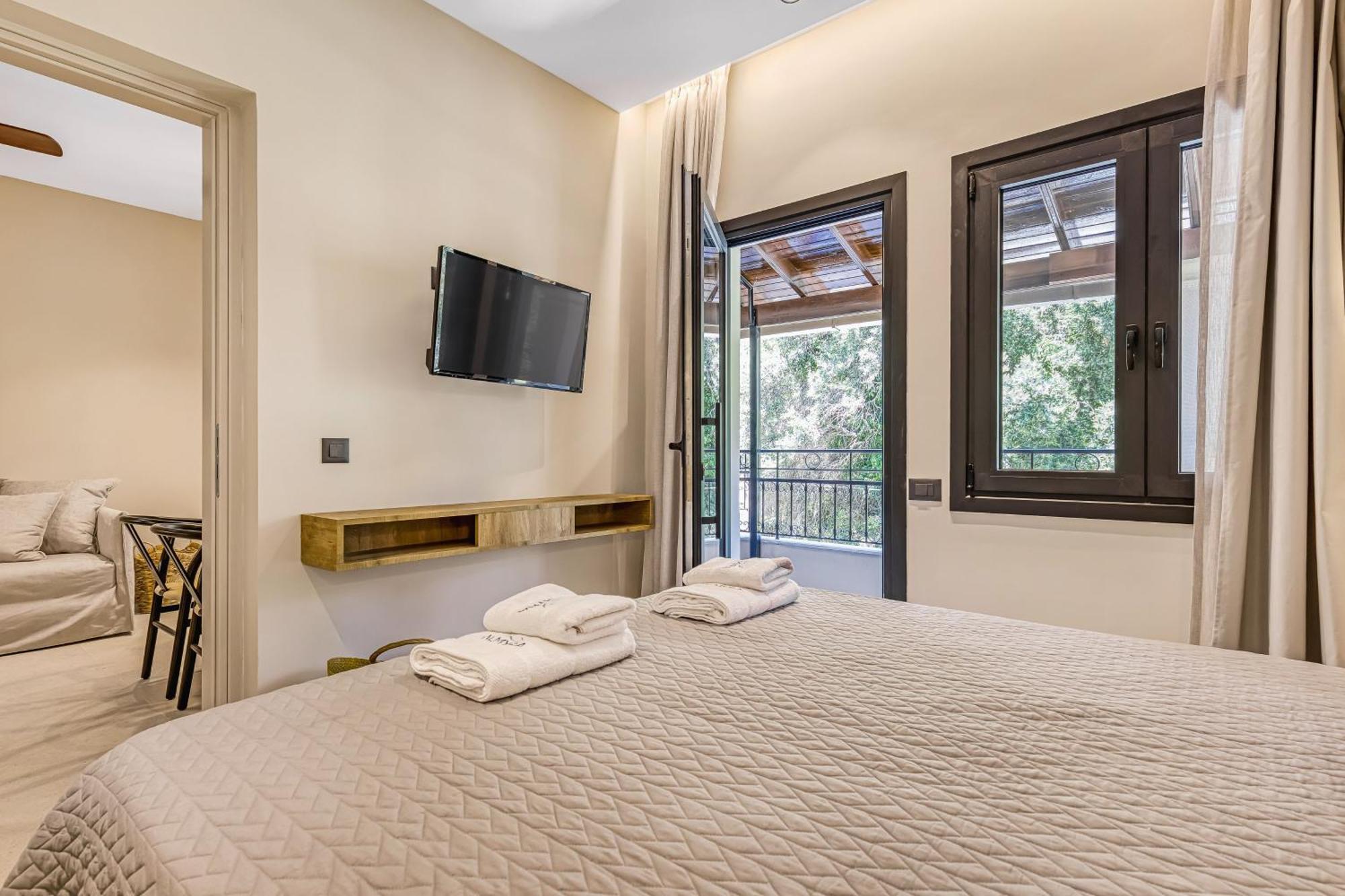 Almyra Apartments & Studios Agios Gordios  Extérieur photo
