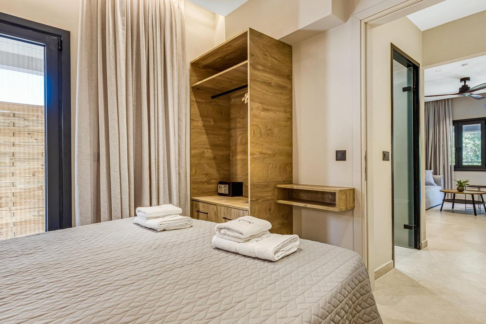 Almyra Apartments & Studios Agios Gordios  Extérieur photo