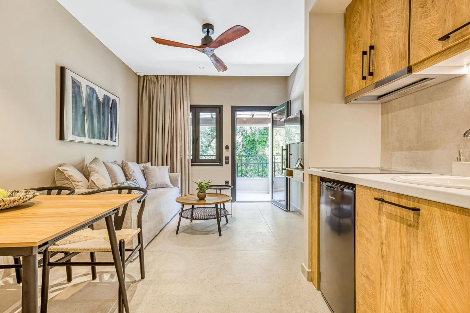 Almyra Apartments & Studios Agios Gordios  Extérieur photo