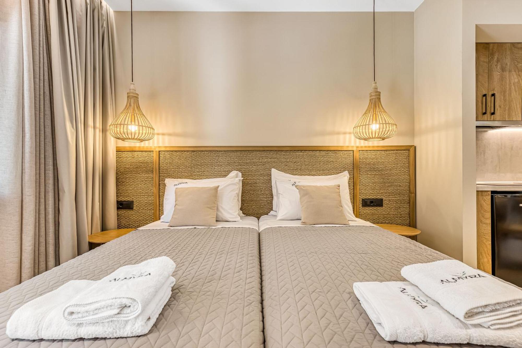 Almyra Apartments & Studios Agios Gordios  Extérieur photo
